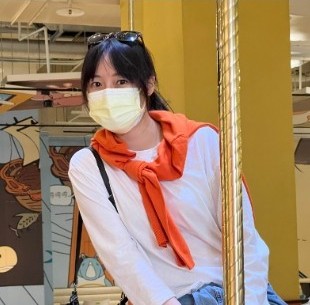 劉育君 